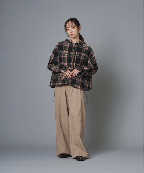 terrace（テラス）の「フード&ドローコード付きチェック柄ネルシャツブルゾン（パーカー・レディース・グリーン/イエロー/ネイビー/ブラウン・FREE）」の19枚目の写真