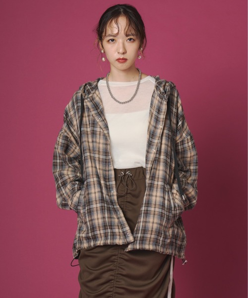 terrace（テラス）の「フード&ドローコード付きチェック柄ネルシャツブルゾン（パーカー・レディース・グリーン/イエロー/ネイビー/ブラウン・FREE）」の14枚目の写真