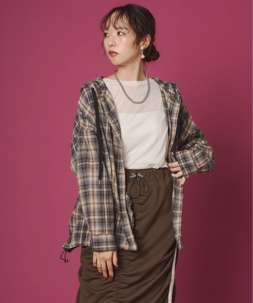 terrace（テラス）の「フード&ドローコード付きチェック柄ネルシャツブルゾン（パーカー・レディース・グリーン/イエロー/ネイビー/ブラウン・FREE）」の5枚目の写真