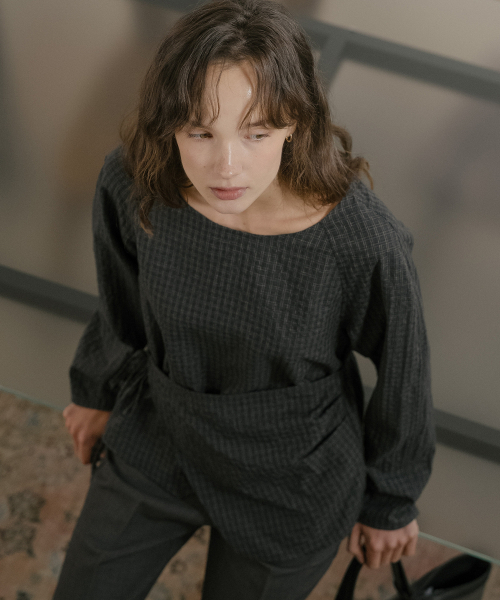 TILL I DIE（ティルアイダイ）の「Wrap check blouse [TIFA06BL05]_Charcoal（シャツ/ブラウス・レディース・ダークグレー・FREE）」の2枚目の写真