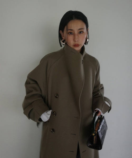 Ameri(アメリ)の「UND WOOL ASYMMETRY STAND COLLAR COAT(ダウンジャケット/コート・レディース・アイボリー/カーキ/ブラック/ライトブルー・SMALL/MEDIUM/SHORT)」の11枚目の写真