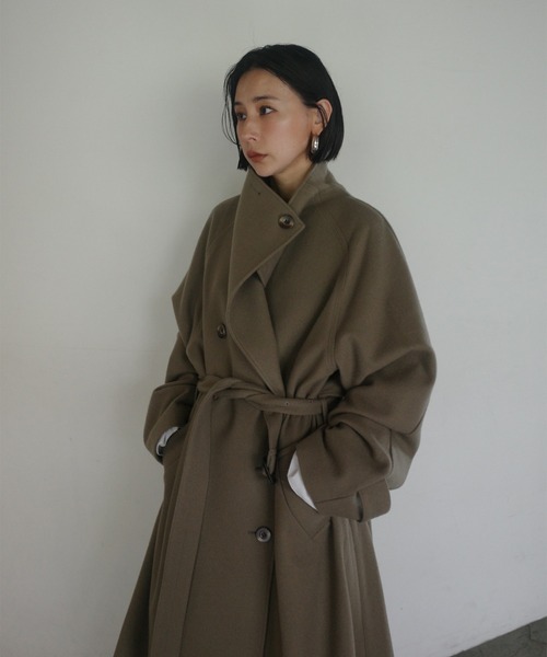 Ameri(アメリ)の「UND WOOL ASYMMETRY STAND COLLAR COAT(ダウンジャケット/コート・レディース・アイボリー/カーキ/ブラック/ライトブルー・SMALL/MEDIUM/SHORT)」の14枚目の写真