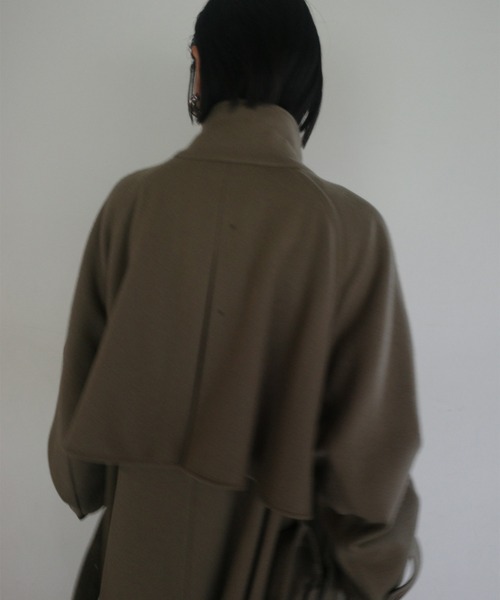 Ameri(アメリ)の「UND WOOL ASYMMETRY STAND COLLAR COAT(ダウンジャケット/コート・レディース・アイボリー/カーキ/ブラック/ライトブルー・SMALL/MEDIUM/SHORT)」の15枚目の写真