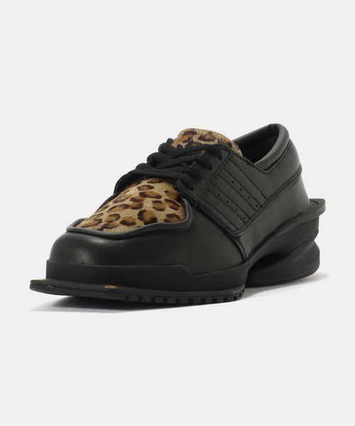 adidas Originals(アディダスオリジナルス)の「adidas Originals FORUM SQ LOAFER W KJ8219(スニーカー・レディース・ブラック・23.5cm/24cm/24.5cm)」の2枚目の写真