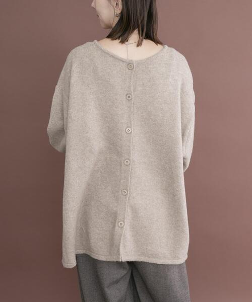 ITEMS URBANRESEARCH(アイテムズ アーバンリサーチ)の「2WAYボリュームニット(ニット/セーター・レディース・チャコールグレー/ライトブルー/ベージュ・FREE)」の15枚目の写真