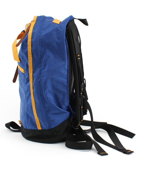 BEAMS（ビームス）の「GREGORY / デイパック（バックパック/リュック・メンズ・オレンジ/ブルー/ネイビー/パープル・ONE SIZE）」の8枚目の写真