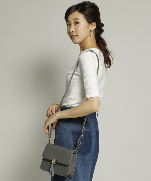 PLAIN CLOTHING(プレーンクロージング)の「ミニショルダーバッグ【PLAIN CLOTHING】(ショルダーバッグ・レディース・ブラック/グレー/キャメル・FREE)」の1枚目の写真