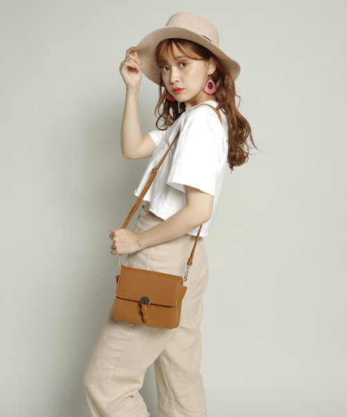 PLAIN CLOTHING(プレーンクロージング)の「ミニショルダーバッグ【PLAIN CLOTHING】(ショルダーバッグ・レディース・ブラック/グレー/キャメル・FREE)」の13枚目の写真