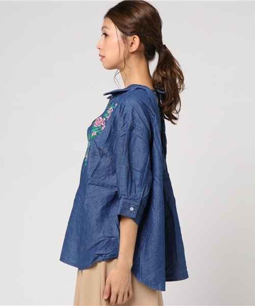 WEGO（ウィゴー）の「WEGO/5分袖刺繍スキッパーシャツ（シャツ/ブラウス・レディース・オフホワイト/インディゴブルー・FREE）」の10枚目の写真