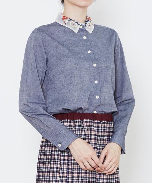 POU DOU DOU（プードゥドゥ）の「トップシャンブレー刺繍襟シャツ（シャツ/ブラウス・レディース・オートミール/ベージュ/ネイビー・3）」の10枚目の写真