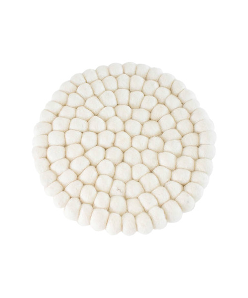 sarasa design（サラサデザイン）の「b2c フェルトボール ラウンド トリベット/鍋敷き（キッチンツール・レディース・ライトグレー/アイボリー/レッド/チャコールグレー/ネイビー/グレー系その他・ONE SIZE）」の2枚目の写真