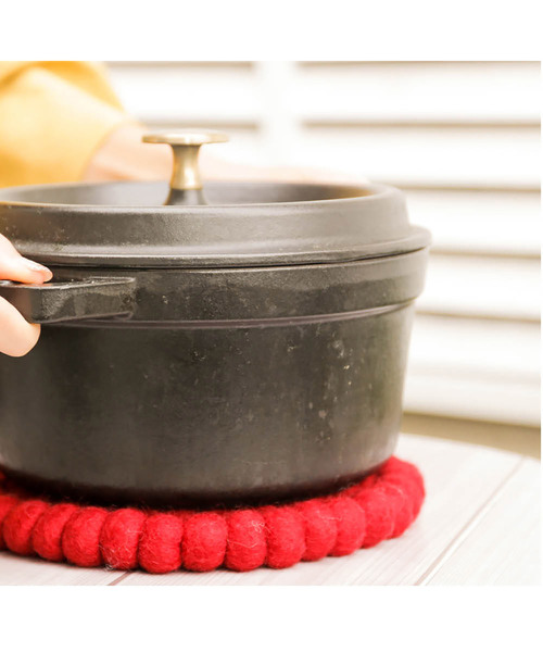 sarasa design（サラサデザイン）の「b2c フェルトボール ラウンド トリベット/鍋敷き（キッチンツール・レディース・ライトグレー/アイボリー/レッド/チャコールグレー/ネイビー/グレー系その他・ONE SIZE）」の13枚目の写真