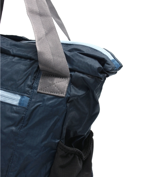 BEAMS BOY（ビームスボーイ）の「Patagonia / LightWeight Travel Tote（トートバッグ・レディース・イエロー/ネイビー・ONE SIZE）」の5枚目の写真
