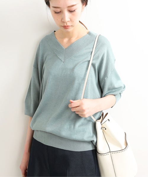 IENA（イエナ）の「silk cotton Vネック 2WAY プルオーバー◆（ニット/セーター・レディース・ベージュ/ライトグリーン/ネイビー・FREE）」の19枚目の写真