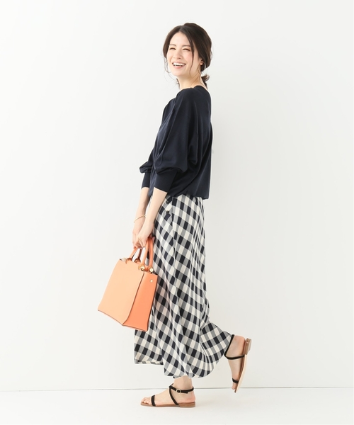 IENA（イエナ）の「silk cotton Vネック 2WAY プルオーバー◆（ニット/セーター・レディース・ベージュ/ライトグリーン/ネイビー・FREE）」の6枚目の写真