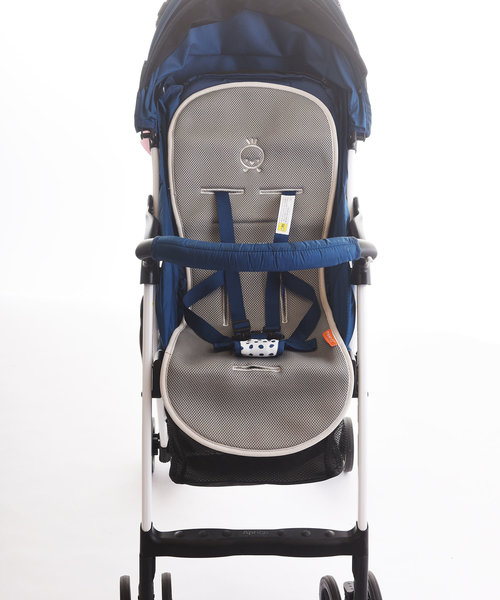 meeno babies（ミーノベビーズ）の「【meeno babies/ミーノベビーズ】クール・ミー ベビーカー専用さらさらシート（ベビーカー/ベビーカー用品・キッズ・ブラック/シルバー・ONE SIZE）」の6枚目の写真