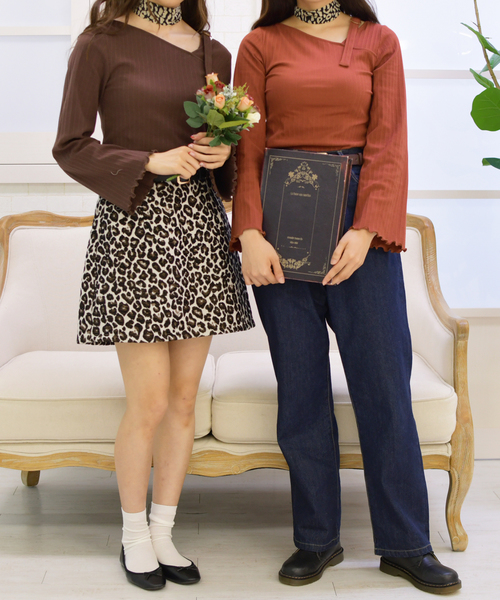 PairPair（ペアペア）の「スカーフ付ワンショルダープルオーバー（Tシャツ/カットソー・レディース・ブラック/アイボリー/モカ/レンガ・FREE）」の7枚目の写真