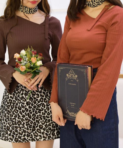 PairPair（ペアペア）の「スカーフ付ワンショルダープルオーバー（Tシャツ/カットソー・レディース・ブラック/アイボリー/モカ/レンガ・FREE）」の8枚目の写真