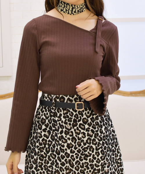 PairPair（ペアペア）の「スカーフ付ワンショルダープルオーバー（Tシャツ/カットソー・レディース・ブラック/アイボリー/モカ/レンガ・FREE）」の19枚目の写真