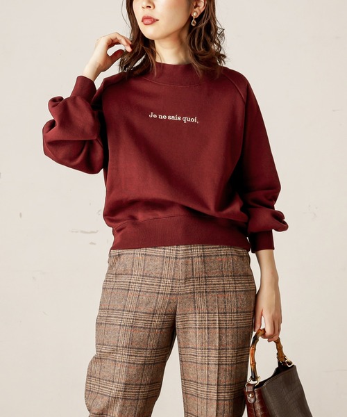 natural couture(ナチュラルクチュール)の「裏起毛裏毛ラグランロゴスウェット(スウェット・レディース・ブラウン/オフホワイト/サックスブルー/ライトベージュ・FREE)」の1枚目の写真