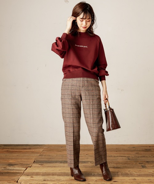 natural couture(ナチュラルクチュール)の「裏起毛裏毛ラグランロゴスウェット(スウェット・レディース・ブラウン/オフホワイト/サックスブルー/ライトベージュ・FREE)」の9枚目の写真