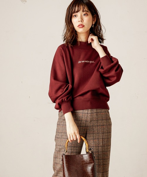 natural couture(ナチュラルクチュール)の「裏起毛裏毛ラグランロゴスウェット(スウェット・レディース・ブラウン/オフホワイト/サックスブルー/ライトベージュ・FREE)」の10枚目の写真