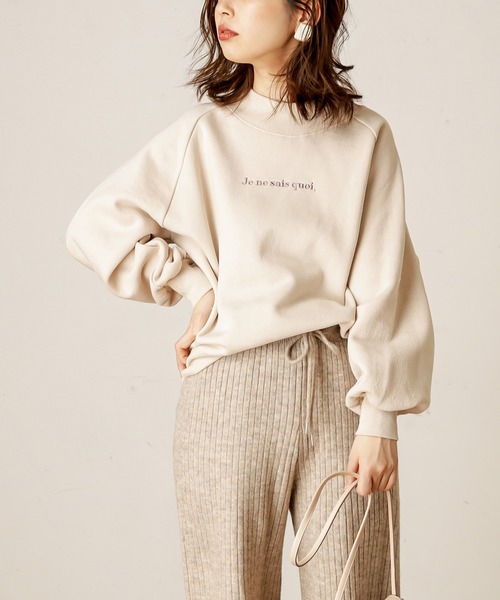 natural couture(ナチュラルクチュール)の「裏起毛裏毛ラグランロゴスウェット(スウェット・レディース・ブラウン/オフホワイト/サックスブルー/ライトベージュ・FREE)」の14枚目の写真