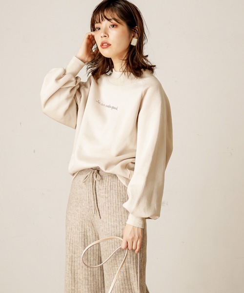 natural couture(ナチュラルクチュール)の「裏起毛裏毛ラグランロゴスウェット(スウェット・レディース・ブラウン/オフホワイト/サックスブルー/ライトベージュ・FREE)」の13枚目の写真