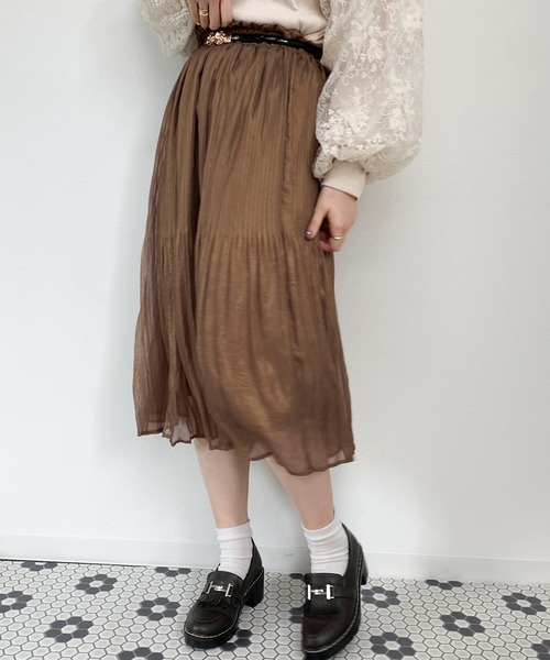 apres jour(アプレジュール)の「ラメシアープリーツスカート【ZOZOTOWN限定アイテム】(スカート・レディース・ベージュ/グレー/アイボリー/ミント/モカ・フリー)」の4枚目の写真