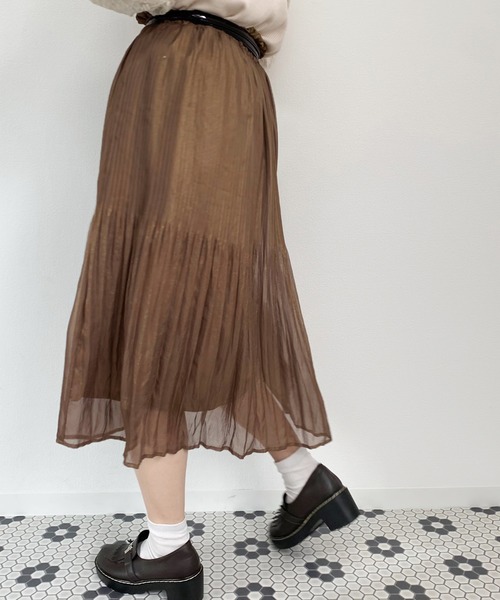 apres jour(アプレジュール)の「ラメシアープリーツスカート【ZOZOTOWN限定アイテム】(スカート・レディース・ベージュ/グレー/アイボリー/ミント/モカ・フリー)」の7枚目の写真