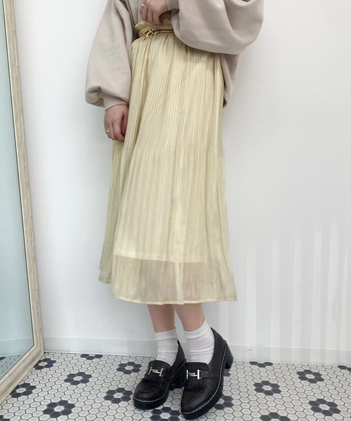 apres jour(アプレジュール)の「ラメシアープリーツスカート【ZOZOTOWN限定アイテム】(スカート・レディース・ベージュ/グレー/アイボリー/ミント/モカ・フリー)」の22枚目の写真