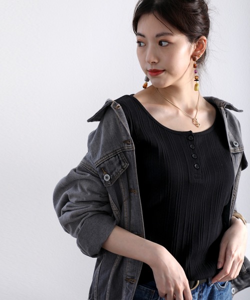 classicalelf（クラシカルエルフ）の「ランダムリブ ヘンリーネック無地ミドル丈ロングTシャツ（長袖）（Tシャツ/カットソー・レディース・ブラック/ホワイト/杢グレー/ベージュ/チャコール/ブラウン・LARGE/XXX-LARGE/X-LARGE/MEDIUM/XX-LARGE）」の10枚目の写真