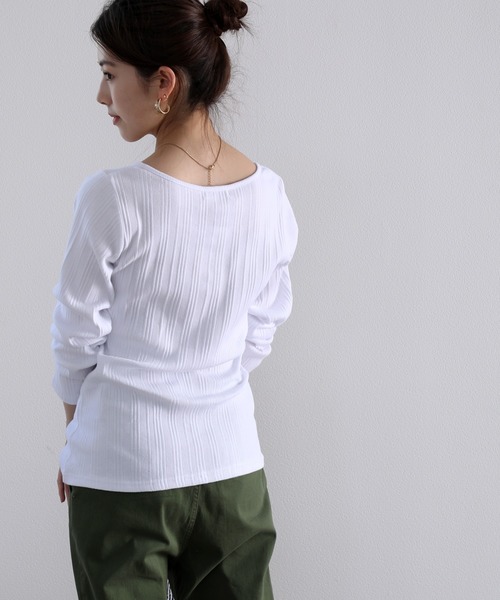 classicalelf（クラシカルエルフ）の「ランダムリブ ヘンリーネック無地ミドル丈ロングTシャツ（長袖）（Tシャツ/カットソー・レディース・ブラック/ホワイト/杢グレー/ベージュ/チャコール/ブラウン・LARGE/XXX-LARGE/X-LARGE/MEDIUM/XX-LARGE）」の19枚目の写真