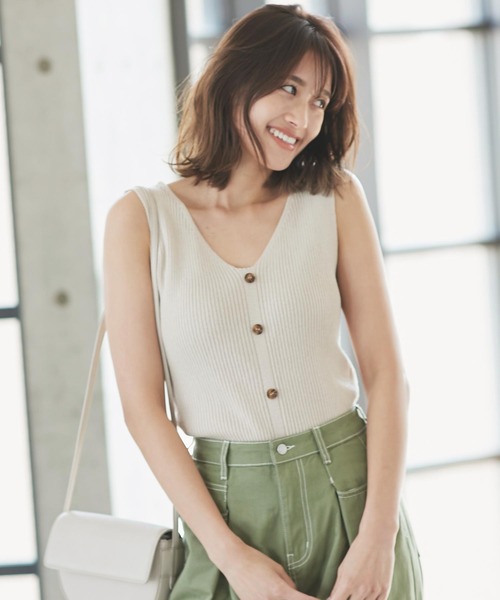 KOBE LETTUCE（コウベレタス）の「センターボタンリブニットトップス（ニット/セーター・レディース・マスタード/ブラック/オフホワイト/ベージュ・FREE）」の10枚目の写真