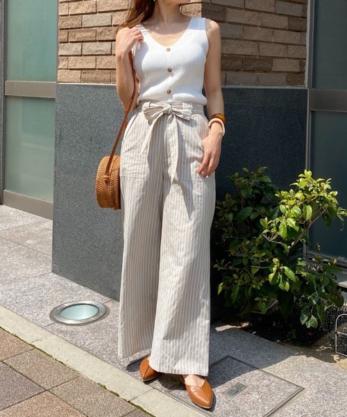 KOBE LETTUCE（コウベレタス）の「センターボタンリブニットトップス（ニット/セーター・レディース・マスタード/ブラック/オフホワイト/ベージュ・FREE）」の5枚目の写真