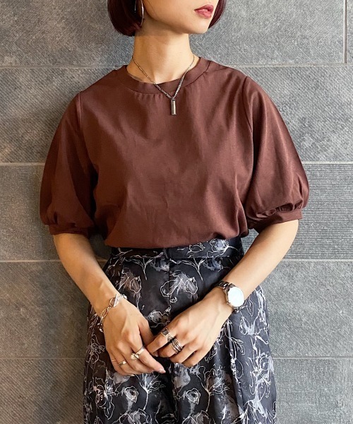 PAGEBOY（ページボーイ）の「ボリュームスリーブTEE（Tシャツ/カットソー・レディース・オフホワイト/ブラック/グレイッシュベージュ/モスグリーン/パープル/イエロー系その他/ダークブラウン・FREE）」の4枚目の写真