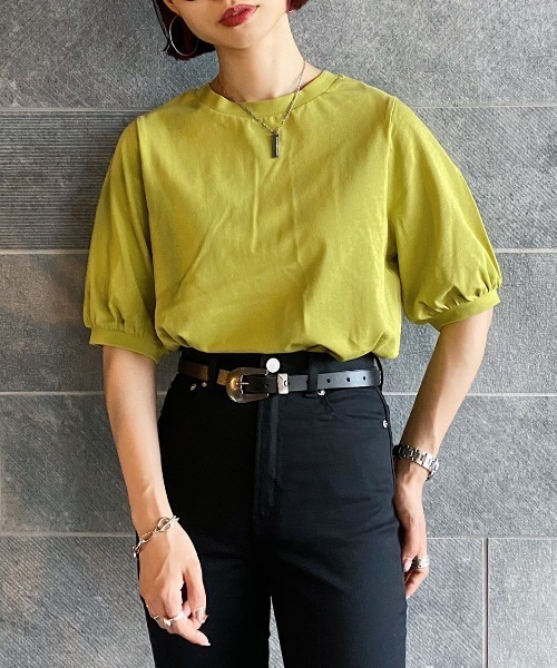 PAGEBOY（ページボーイ）の「ボリュームスリーブTEE（Tシャツ/カットソー・レディース・オフホワイト/ブラック/グレイッシュベージュ/モスグリーン/パープル/イエロー系その他/ダークブラウン・FREE）」の7枚目の写真