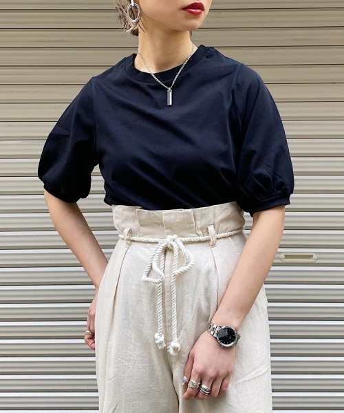 PAGEBOY（ページボーイ）の「ボリュームスリーブTEE（Tシャツ/カットソー・レディース・オフホワイト/ブラック/グレイッシュベージュ/モスグリーン/パープル/イエロー系その他/ダークブラウン・FREE）」の3枚目の写真