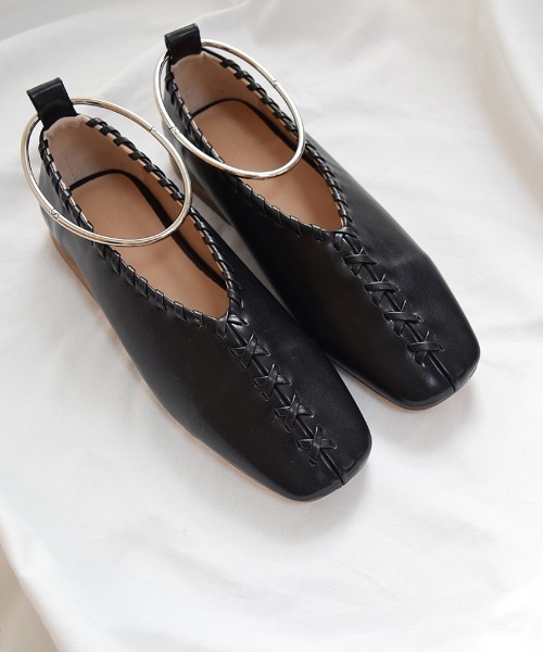 Marient（マリエント）の「リングレースアップフラットシューズ/パンプス（パンプス・レディース・ベージュ/ブラック・23.5cm/24.0cm/24.5cm/23.0cm）」の3枚目の写真