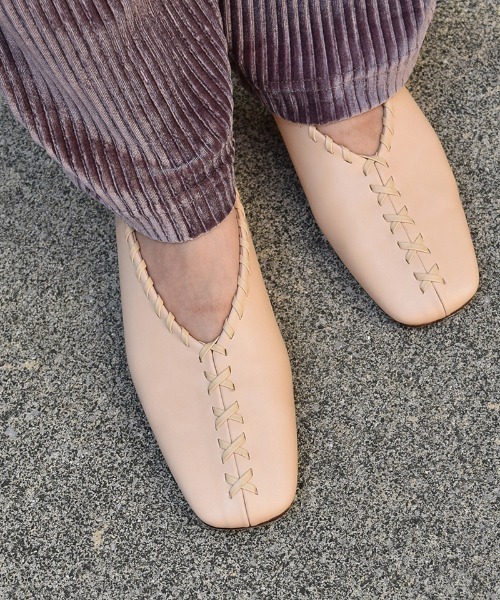 Marient（マリエント）の「リングレースアップフラットシューズ/パンプス（パンプス・レディース・ベージュ/ブラック・23.5cm/24.0cm/24.5cm/23.0cm）」の7枚目の写真