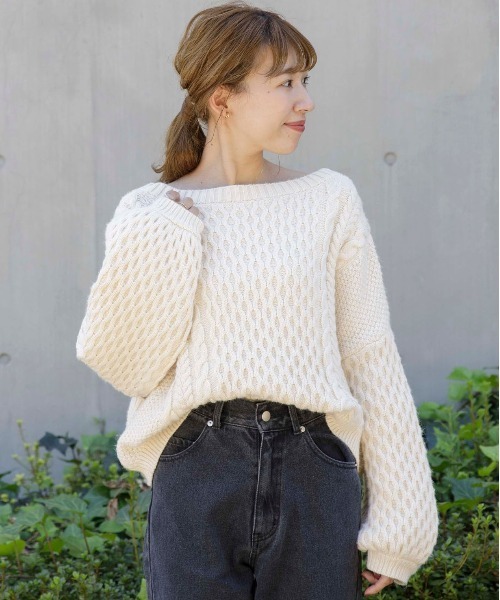 flower（フラワー）の「スイートバックニット（ニット/セーター・レディース・ダークブラウン/アイボリー・FREE）」の2枚目の写真