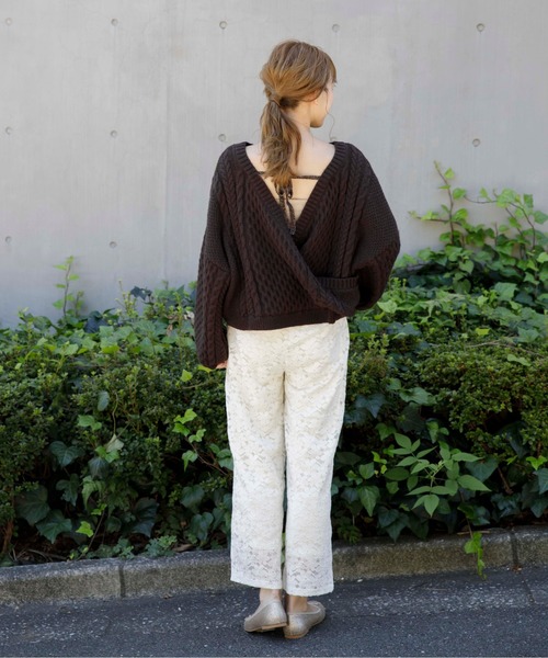 flower（フラワー）の「スイートバックニット（ニット/セーター・レディース・ダークブラウン/アイボリー・FREE）」の8枚目の写真