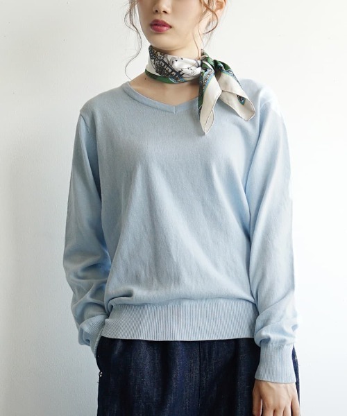 zootie（ズーティー）の「【ロングシーズン楽しめる、安心の綿100％】オーディナリー コットンニット セーター［Vネック］（ニット/セーター・レディース・キャメル/チャコール/ブラック/パープル/オフホワイト/ブルー/サンドベージュ/ホワイト×ブラック/グリーン/マスタード/杢グレー/ダークブラウン/ネイビー/レンガ/ピンク/ベージュ/イエロー/オレンジ系その他/ミント/ブルー系その他/ピンク系その他/ブルーグリーン/パープル系その他/オレンジ系その他2/イエロー系その他/ブルー系その他2/グレイッシュブルー/モスグリーン/ライトグリーン/ライトピンク/バーガンディー/ベージュ系その他/チェリーピンク/ライム/グリーン系その他/シアン/ライトブラウン/レッド系/アッシュブラウン・3L/L/LL/M）」の20枚目の写真