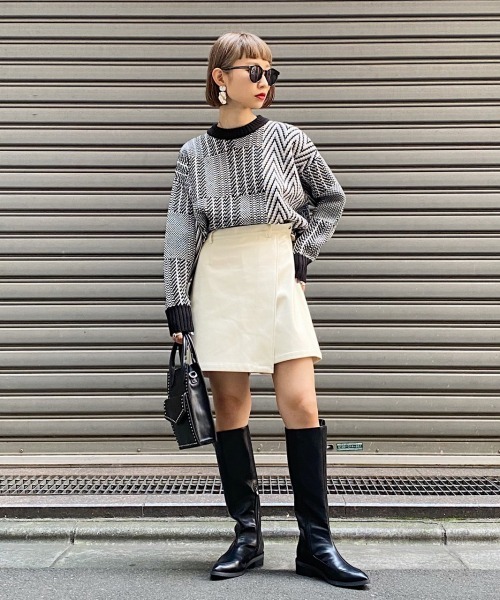 PAGEBOY（ページボーイ）の「フェイクレザーラップショートパンツ（その他パンツ・レディース・オフホワイト/ブラック・FREE）」の5枚目の写真