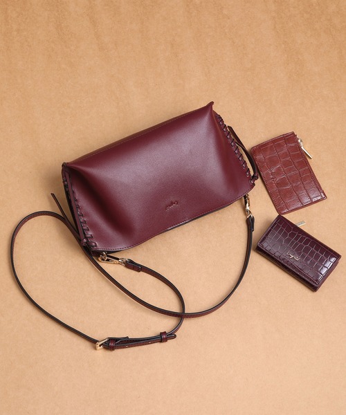 Ungrid（アングリッド）の「【Ungrid/アングリッド】　スムース  サイドかがりミニポシェット（ショルダーバッグ・レディース・ブラック/ダークブラウン/ベージュ/レッド/オリーブ/カーキ/アイボリー/ベージュ系その他/ブルー系その他/キャメル/スモークピンク/ワイン/ダークベージュ/グレイッシュベージュ・FREE）」の14枚目の写真