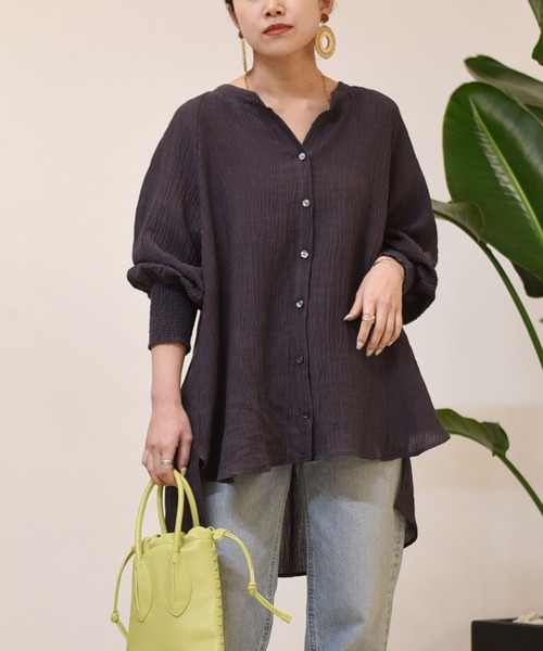 Eimee Law（エイミーロウ）の「スモッキング刺繍シャツブラウス