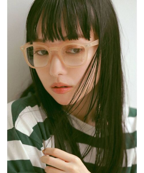 Ungrid（アングリッド）の「スクエアフレーム伊達メガネ（メガネ・レディース・ブラウン/モカ・FREE）」の4枚目の写真