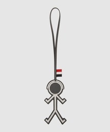 THOM BROWNE（トムブラウン）の「HECTOR ICON LUGGAGE TAG IN