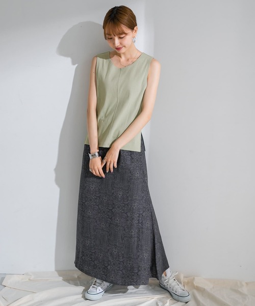 ITEMS URBANRESEARCH（アイテムズ アーバンリサーチ）の「アウトリンキングタンクトップ（タンクトップ・レディース・ブラック/ライトカーキ/オフホワイト・FREE）」の4枚目の写真