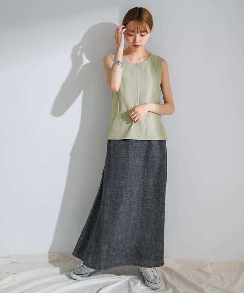 ITEMS URBANRESEARCH（アイテムズ アーバンリサーチ）の「アウトリンキングタンクトップ（タンクトップ・レディース・ブラック/ライトカーキ/オフホワイト・FREE）」の5枚目の写真